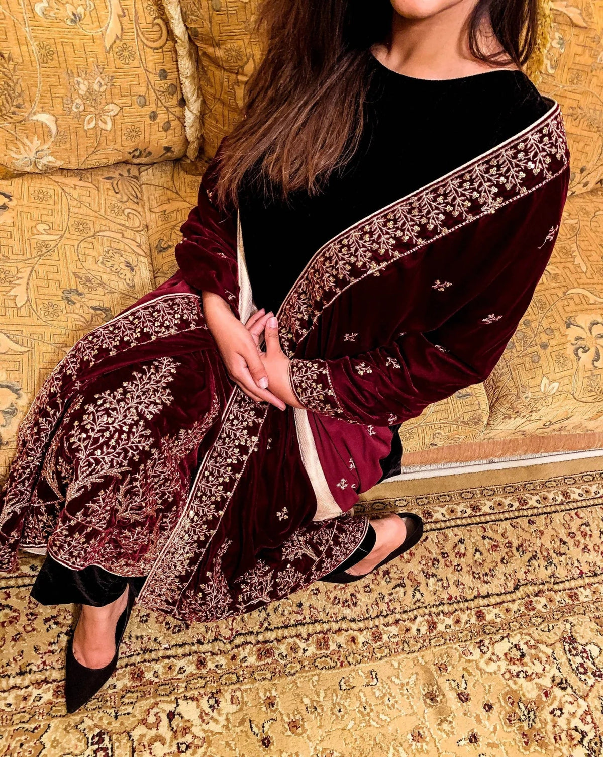 Women Velvet Shawal Straight Design Diffodals
